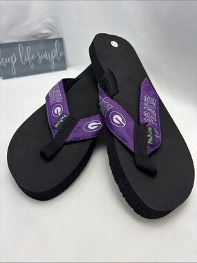 Granbury‎ Texas Unisex L Pirates Purple Logo Flip Flop Sandals - Black Sole #391